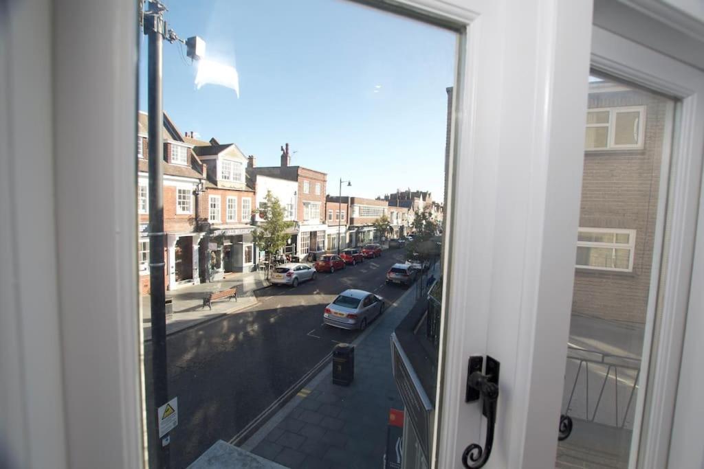 Apartament Beautiful Large 3-Bed Coastal Flat With Parking. Frinton-on-Sea Zewnętrze zdjęcie